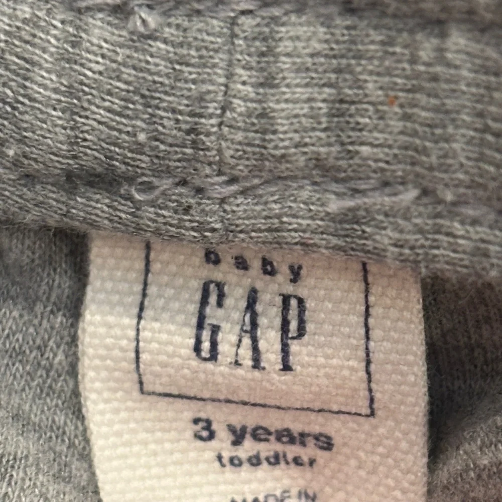 GAP Boy’s Gray Cargo Pants Size 3T